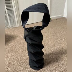 Built origami wine tote